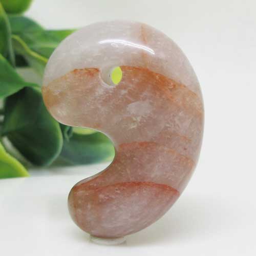 Rakuten - 【天然石】☆ヒマラヤ☆マニカラン産☆パールバティ☆勾玉☆神々が宿る☆動画あり