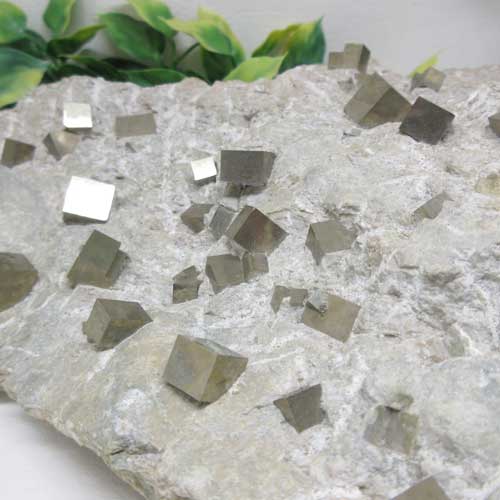 【天然石】BIG☆4キロ☆プレート☆パイライト☆黄鉄鉱☆スペイン産☆原石☆結晶☆動画あり☆