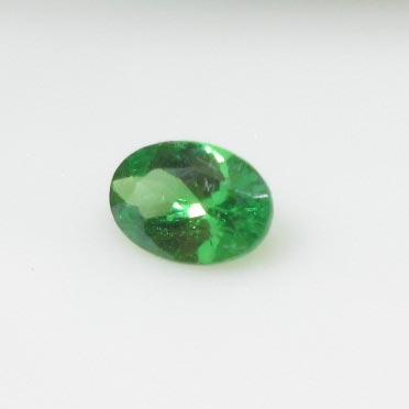 商品名 ☆　Tsavorite　ツァボライト　ルース&nbsp; サイズ：0.47ct Tanzania　タンザニア 説明　 ※※※注意事項※※※ ケースには細かい傷、ヒビ等入る場合もあります。中の石には問題ありません。画像のものが届きます。 ※天然石にはインクルージョン（内包物）クラック、多少の欠けなどが入るものがあります。ご了承ください（エネルギーには影響ございません） ※天然石のため色、模様、形状等が多少異なる場合がございます。 ※ご利用の画面や環境等により実物の色と多少違って見えることがあります。※波動は効果効能を示すものではありません。