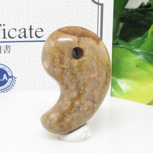 【日本銘石】姫川薬石☆新潟☆勾玉☆約30ミリ☆健康☆ポスト投函