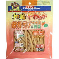 商品説明「和鶏やわらか軟骨サンド ササミ&amp;野菜 120g」は、鶏肉に、魚と鶏の軟骨入り生地をサンドしたおいしくヘルシーなソフトスナック。軟骨に含まれるコラーゲン、コンドロイチン、グルコサミンをおやつを食べながら摂取出来る。外側の生地には、ササミを使用。さらに緑黄色野菜(にんじんとほうれん草)を配合し、豊かな栄養バランスに。細くてやわらかな質感の、小型犬にも食べやすいスナック。関節の健康を守るための、必要な成分を摂取できる。小型犬でも食べやすく、シニア犬や胴長犬種の健康維持のサポートにもおすすめ。使用方法給与方法1日の目安給与量 幼犬・超小型成犬(体重5kg以下)：10-20g、小型成犬(体重5-11kg)：20-30g、中型成犬(体重11-23kg)：30-50g、大型成犬(体重23-40kg)：50-70g使用上の注意●ペットフードとしての用途をお守りください。●記載表示を参考に与えすぎないようご注意ください。●商品パッケージの「注意」及び「与え方」を必ずお読みください。原材料名・栄養成分等原材料：鶏肉(ササミ、胸肉、軟骨)、でん粉類、小麦粉、魚軟骨、にんじん、ほうれん草、グリセリン、ソルビトール、プロピレングリコール、ミネラル類(ナトリウム)、リン酸塩(Na)、酸化防止剤(ビタミンC)、発色剤(亜硝酸ナトリウム)、調味料、食用色素(赤102、赤106、黄4、青1)保証成分：粗たん白質：18.5%以上、粗脂肪：1.5%以上、粗繊維：1%以下、粗灰分：5.5%以下、水分：30%以下エネルギー：300kcal/100g広告文責株式会社クスリのナカヤマTEL: 03-5497-1571備考■パッケージデザイン等は、予告なく変更されることがあります。■物流センターの在庫は常に変動しております。そのため、ページ更新とご注文のタイミングによって、欠品やメーカー販売終了のため商品が手配できない事態が発生致します。その場合、誠に申し訳ありませんが、メールにて欠品情報をご案内の上、キャンセル対応させていただく場合がございます。■特に到着日のご指定が無い場合、商品は受注日より起算して1~5営業日を目安に発送いたしております。ご注文いただきました商品の、弊社在庫状況等によっては、発送まで時間がかかる場合がございますので、予めご了承ください。また、5営業日以内の発送が困難な場合には、メールにて発送遅延のご連絡と発送予定日のご案内をお送りさせていただきます。