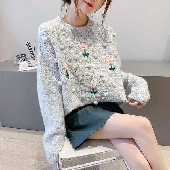 Rakuten - 【ポイント最大12倍!お買い物マラソン！1着半額！まとめ買い2枚購入割引クーポン利用で！ 】セーター レディース ニットセーター 長袖 丸首 トップス 無地 プルオーバー ニット 大きいサイズ 花柄 可愛い 秋 冬 リブニット 重ね着 通勤 きれいめ