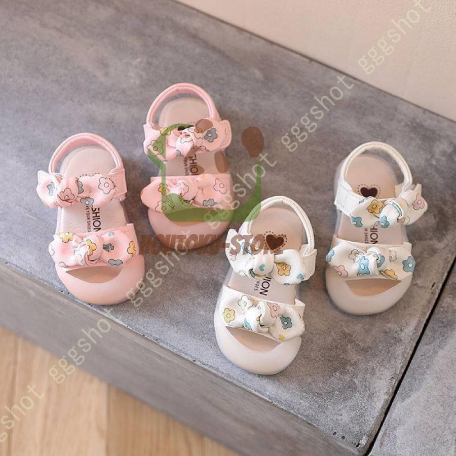 【5と0のつく日限定！1着半額！まとめ買い2枚購入割引クーポン利用で！ 】キッズシューズ キッズ サ