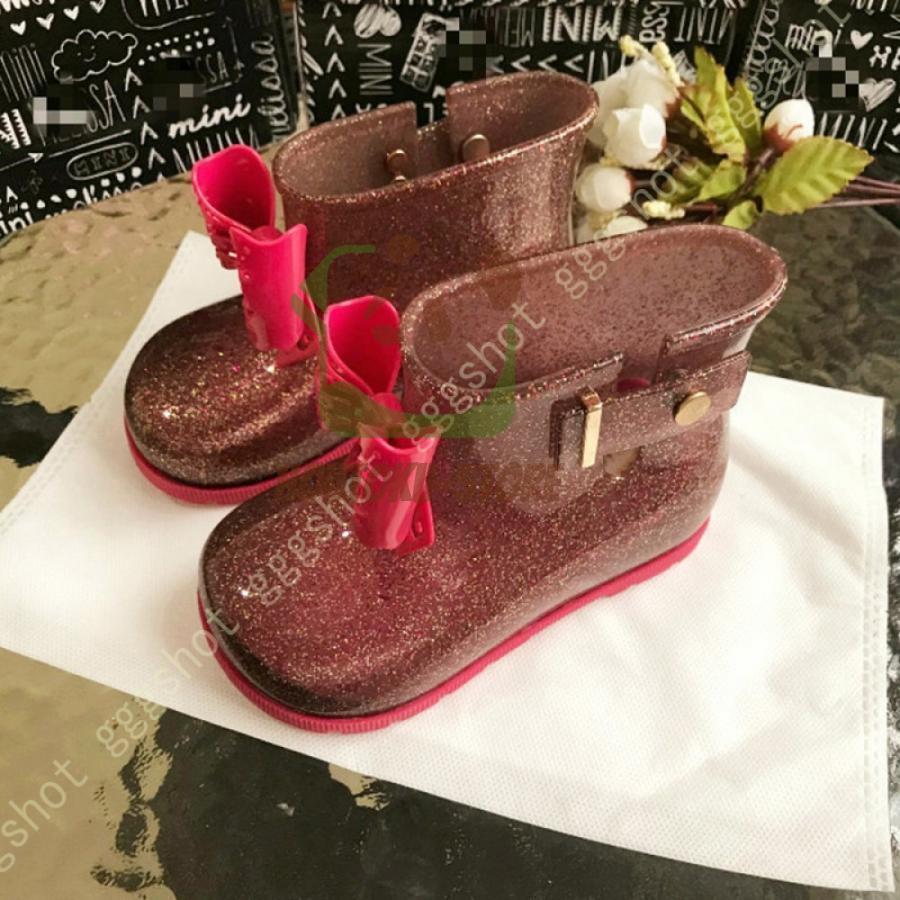 【5と0のつく日限定！1着半額！まとめ買い2枚購入割引クーポン利用で！ 】女の子 キッズ 子供靴 運動靴..