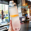 【期間限定!1着半額!まとめ買い2枚購入割引クーポン利用で! 】大容量 水筒 直飲み プラスチックボトル 体操 ヨガ トレーニング 600ml 800ml 水筒 軽い 便利 オシャレ ins風 子供 大人 運動水筒 スポーツ ボトル コップ