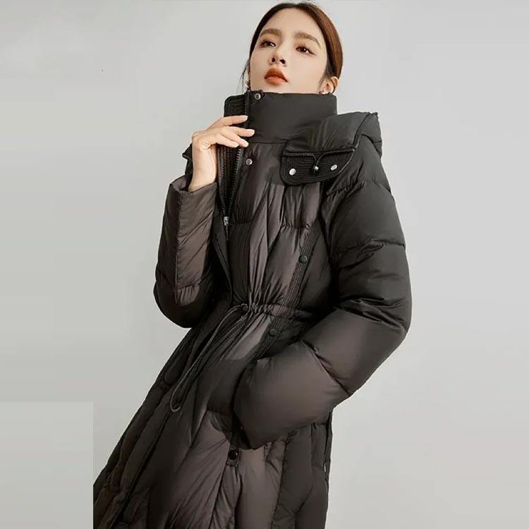 ダウンコート ダウンジャケット レディース ロングコート ウエストシェイプ ベンチコート ロング丈 ハイネック 着ぶくれにくい 立ち襟 ジップアップ フード付き 防風 暖かい 冬 アウター フェミニン おしゃれ 大人 きれいめ 通勤