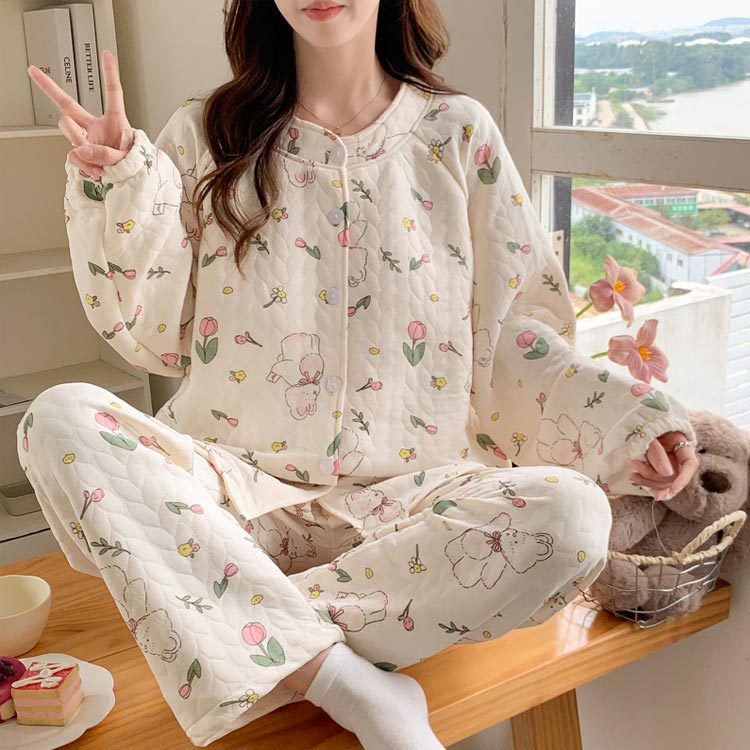 マタニティ パジャマ 授乳服 上下セット カップ付き 長袖 キルト 中綿 キルティング ノーカラー ネグリジェ 長袖 前開き ニットキルト ルームウェア パッド入り 入院 妊婦 出産祝い ギフト おしゃれ かわいい 春 秋 冬 冬用