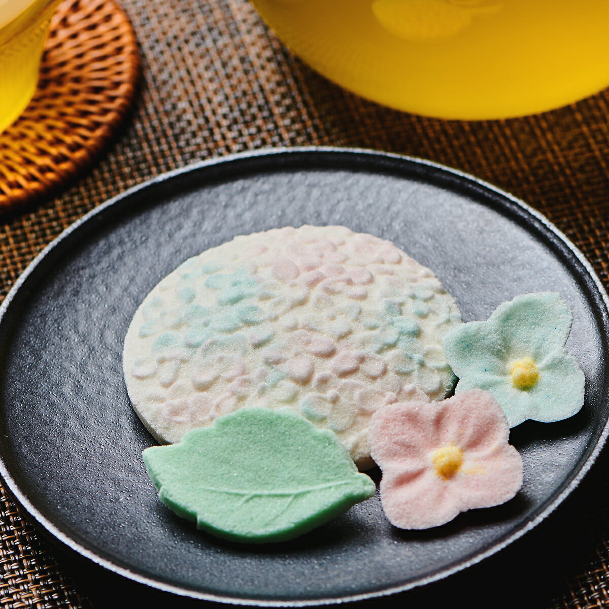 干菓子 落雁 紫陽花(あじさい)詰め合わせ【和菓子】【落雁】【お中元】【父の日ギフト】 桐の化粧箱入り(正方形)