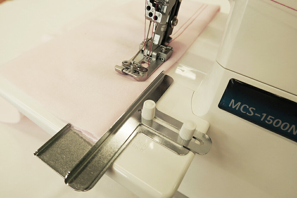 JUKI すそ引き縫い用ガイド（生地ガイド付き） ロックミシン用 品番： 40255755 対応機種：MCS-1500 MO-345DC MCS-1500N/MO-345DCN