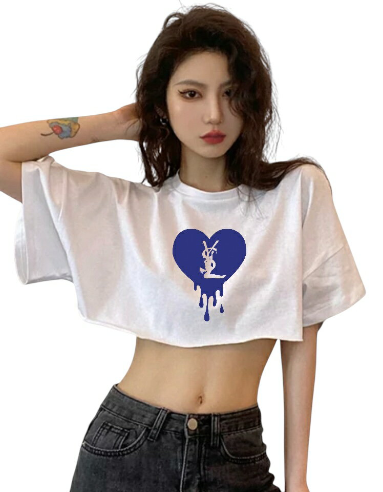 Rakuten - Tシャツ tシャツ レディース へそだし ヘソ出し 切りっぱなし 春 夏 半袖 お洒落 ストリート系 白 HIPHOP ロゴ かわいい シンプル プレゼント 誕生日 ギフト 彼女 B系 セクシー 筋トレ 運動 ダンス衣装 文化祭 学生 プレゼント 誕生日 韓国 韓国ファッション Tiktok 動画用