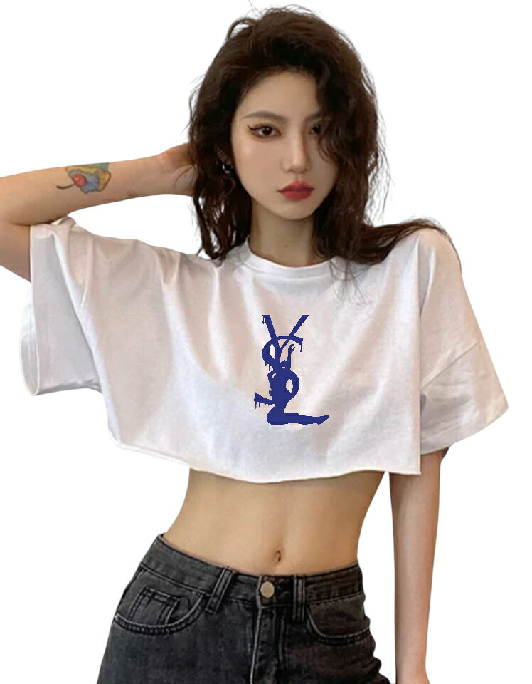 Rakuten - Tシャツ tシャツ レディース へそだし ヘソ出し 切りっぱなし 春 夏 半袖 お洒落 ストリート系 白 HIPHOP ロゴ かわいい シンプル プレゼント 誕生日 ギフト 彼女 B系 セクシー 筋トレ 運動 ダンス衣装 文化祭 学生 プレゼント 誕生日 韓国 韓国ファッション Tiktok 動画用