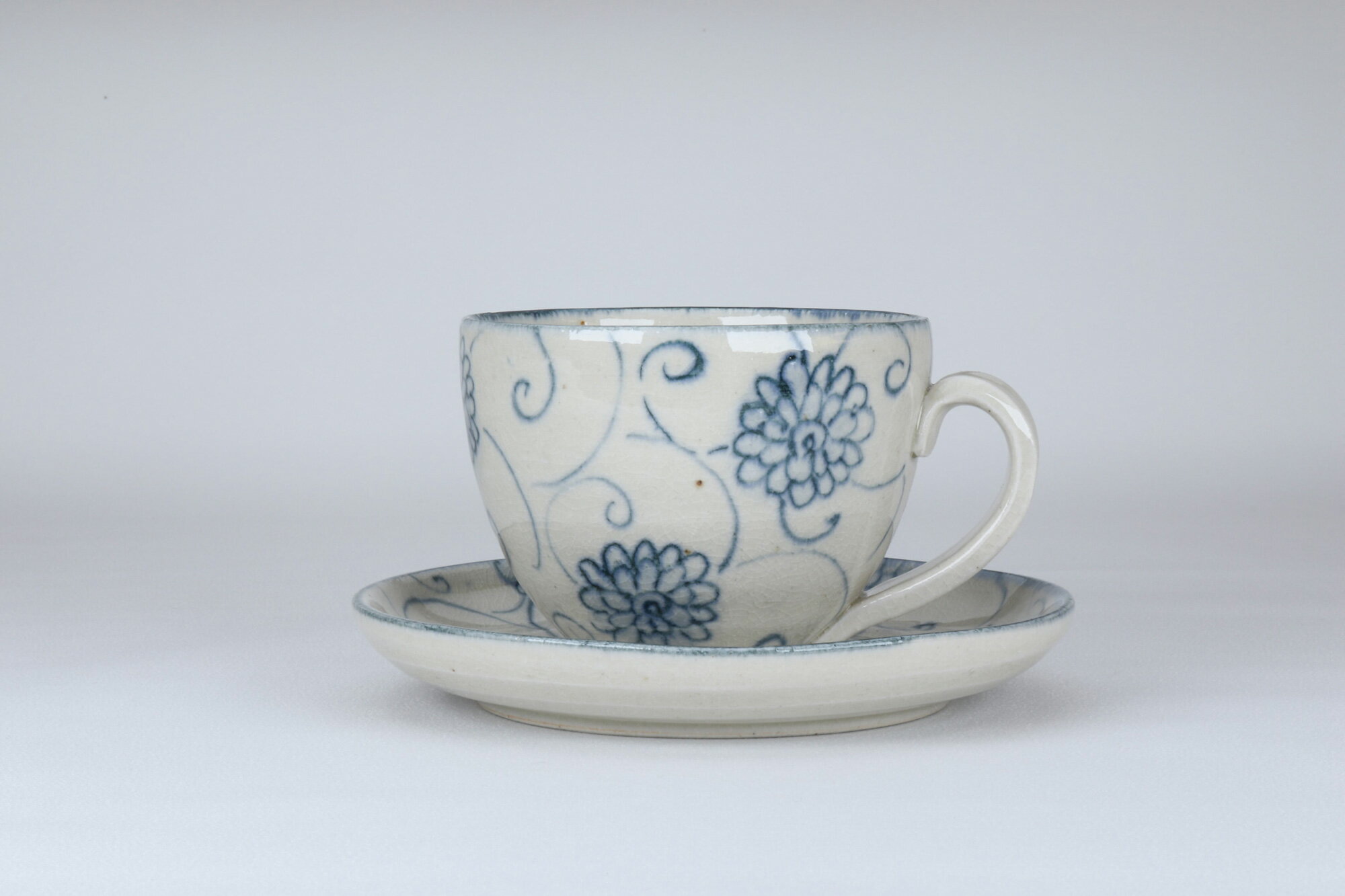 安南　 丸コーヒーカップソーサー 　花唐草　宗山窯　美濃焼　和食器　焼き物　贈り物　コーヒーカップ..