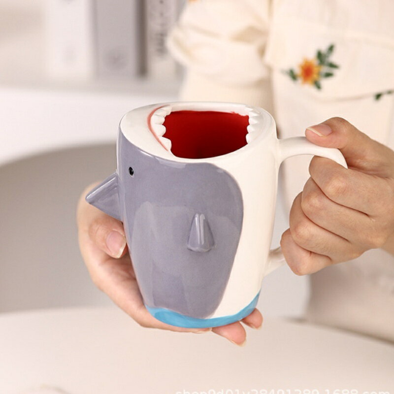 Rakuten - マグカップ 陶器 立体 3D おもしろ 食器 コップ サメ シャーク コーヒーカップ スープマグ カフェ 雑貨 かわいい ユニーク 海の生き物 動物 アニマル プレゼント ギフト 誕生日 子供 男の子 女の子 朝食 シリアル