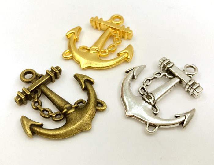 3261★ 金属チャーム　アンカー　D　大　5個入　31＊27mm　厚3.5mm　立体　海　碇　真鍮古美　ニッケルシルバー　ゴールド　値下げ出品　再入荷予定ありませんn(__)n