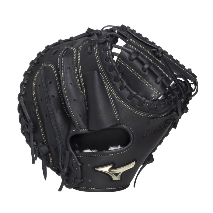 メーカー：ミズノ (mizuno)品名：軟式用グローバルエリート號SAKEBI捕手用/B-D型品番：1AJCR34300-09●ポジション捕手用●カラーブラック●レザー受球面/背面:天然皮革(牛革)●生産国フィリピン製しっかりとボールが掴みやすい大き目サイズのポケット深めタイプ。キーワード: 野球 mizuno ミズノ 軟式グローブ キャッチャーミット B-D型 軟式 グローブ グローバルエリート 號 SAKEBI 捕手用当店は他ネット店舗と在庫を共用しております。在庫更新のタイムラグの為に販売できない可能性があります。万が一、在庫切れの際はご容赦下さいませ。