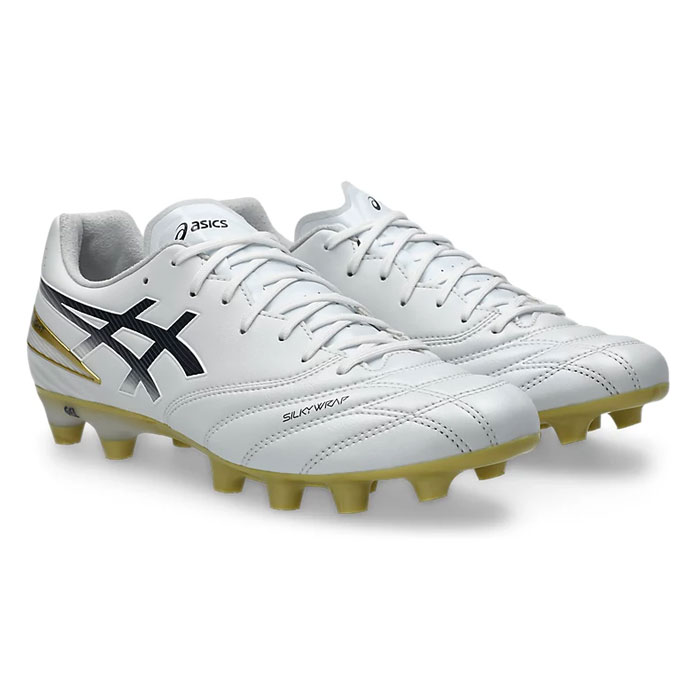 メーカー：アシックス (asics)品名：DS LIGHT PRO品番：1103A126-103●アッパー人工皮革(合成皮革)・合成樹脂●アウトソール合成底(ウレタン)●ワイズSTANDARD●カラーWhite/Midnight●対応グラウンド天然芝・人工芝・土●生産国ベトナム製フィット感の追求で進化したGELテクノロジー搭載のDS LIGHT上位モデル。DS LIGHT PROは、耐久性と快適性、パフォーマンスの向上を求める上級者から初心者までのサッカー選手に適しています。このスパイクは、DS LIGHT X-FLY 6と同様のフィット感をもち、パフォーマンスの向上をサポートします。アッパー前足部にSILKYWRAPを採用し、優れたフィット感を追求。さらに、fuzeGELテクノロジーが、ストップやスタート時の衝撃を軽減し、長時間のプレーでも足への負担を軽減するよう設計されています。キーワード: asics DS LIGHT PRO アシックス サッカー スパイク シューズ 天然芝 人工芝 土 大人 メンズ レディース当店は他ネット店舗と在庫を共用しております。在庫更新のタイムラグの為に販売できない可能性があります。万が一、在庫切れの際はご容赦下さいませ。