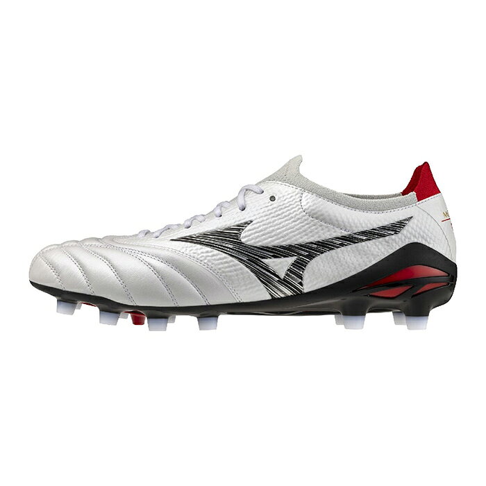 メーカー：ミズノ (mizuno)品名：モレリアネオ5 β JAPAN品番：P1GA269009●アッパー合成皮革、天然皮革、合成繊維●アウトソール合成底●スタッド合成樹脂 (固定式)●ワイズ2E相当●カラースーパーホワイトパール×ブラック●その他仕様エンジニアードフィットラストネオモレリアネオインソール(取り外し可)●対応グラウンド土・人工芝・天然芝●生産国日本製2026年7月発売素足感覚βは、ここまできた。天然皮革とニットが融合した、究極の素足感覚βモデル。最新テクノロジーで実現した軽量・柔軟・素足感覚が魅力の1足。BareFoot Knit NEOを中足部以降全面に採用し、更なる素足感覚を追求。また、素足感覚と安定性を追求したアウトソール形状も魅力。シューズの命とも言えるラストには、Engineered Fit Last NEOを採用。●キーワード: mizuno ミズノ MORELIA モレリア モレリアネオ15TH サッカー スパイク シューズ 大人 メンズ レディース ユニセックス当店は他ネット店舗と在庫を共用しております。在庫更新のタイムラグの為に販売できない可能性があります。万が一、在庫切れの際はご容赦下さいませ。