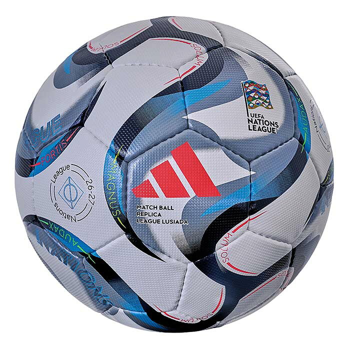 メーカー：アディダス (adidas)品名：ネーションズリーグ 26-27 リーグ ルシアーダ 5号球品番：ADF561NL●カラーホワイト●素材人工皮革●製法手縫い●サイズ5号球(中学・高校・大学生・一般用/円周68〜70cm/直径22cm/重量約430g)UEFAネーションズリーグ 2026-27シーズン 試合球レプリカ5号球モデルUEFAネーションズリーグのロゴ・トロフィー・アンセムよりインスピレーションを受けたデザイン。ロゴに採用されている風になびいているフラッグのようなブロッキングが特徴的。※北海道・沖縄・離島への配送は陸便で輸送するため、通常のお届け予定日より遅れてお届けをする場合がございますので、予めご了承ください。キーワード: adidas アディダス サッカー ボール 5号球 UEFAネーションズリーグ 試合球 レプリカ 検定球 中学生 高校生 大学生 一般 molten モルテン当店は他ネット店舗と在庫を共用しております。在庫更新のタイムラグの為に販売できない可能性があります。万が一、在庫切れの際はご容赦下さいませ。