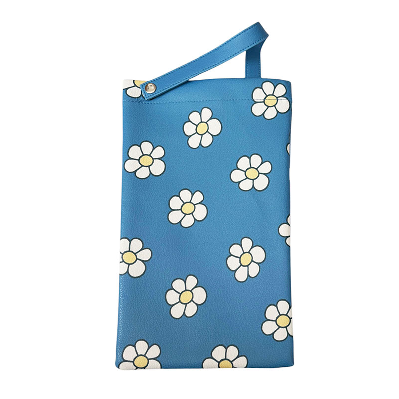 [公式] ミッフィー ディック・ブルーナ ティッシュボックスケース ミッフィー&ダーン ミッフィーいっぱい ボリスいっぱい MF3169_MF3170 スモール・プラネット 合皮 可愛い おしゃれ Miffy 可愛い インテリア ティッシュケース ティッシュカバー カー用品 車内 花柄 林檎 [3]