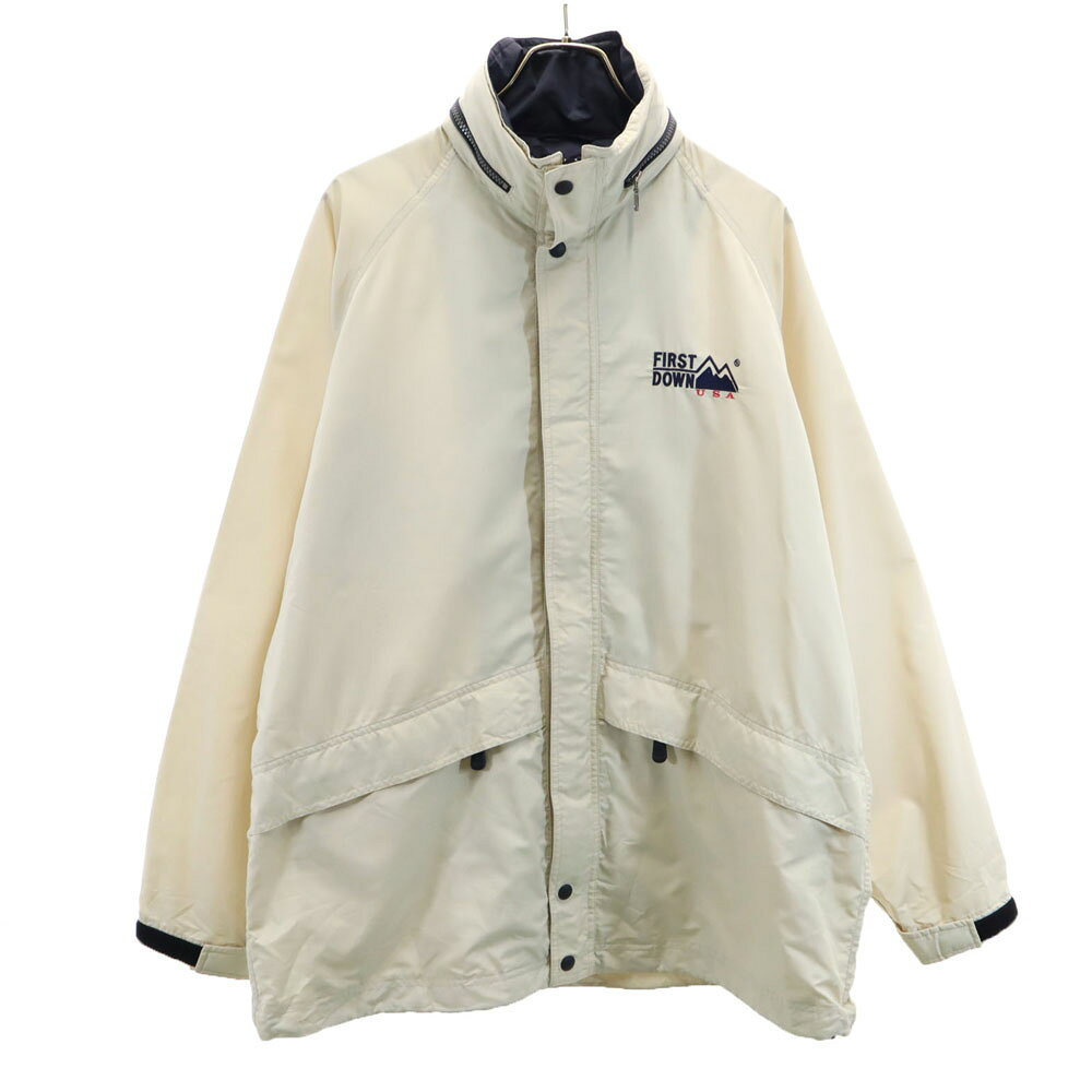 ファーストダウン 90s オールド 長袖 ジップジャケット LL ベージュ系 FIRSTDOWN メンズ 【詳細】90年代のオールドのファーストダウンになります。品質詳細不明。前身頃と右袖に黒い汚れあり。他、比較的キレイな状態です。 コンディションについて ブランドファーストダウン / FIRSTDOWN 年代90s アイテムジップジャケット サイズ表記LL参考サイズ：メンズXLサイズ 着丈約78cm身幅約65cm裄丈約90cm 素材不明 カラーベージュ系 商品番号fre-93782 サイズガイドはこちら ※サイズに関しまして実寸も参考にお願いいたします。(サイズ不明、男女どちらか不明、紳士服のサイズ表記など当店でもサイズがわからない商品がありますので実寸サイズのご確認をお願い致します。) ※男女兼用や男女不明な商品がありますがモールカテゴリでは男女どちらか選択をしなければなりませんのでご不明な点はお問い合わせお願い致します。 ※商品は写真のものがすべてとなります。 ※素材表記はなるべく写真にて収めていますが、欠損、不明な点があればお問い合わせください。 ※状態は当社独自の基準です。 ※測定値の若干の誤差はご了承ください。 ※「在庫有り」の表示であっても、必ずしも在庫を保証するものではありません。 掲載商品について、他モールとも在庫を共有しております。 完売の場合は、誠にご迷惑をお掛けいたしますが、ご注文をキャンセルさせていただく場合がございます。予めご了承ください。