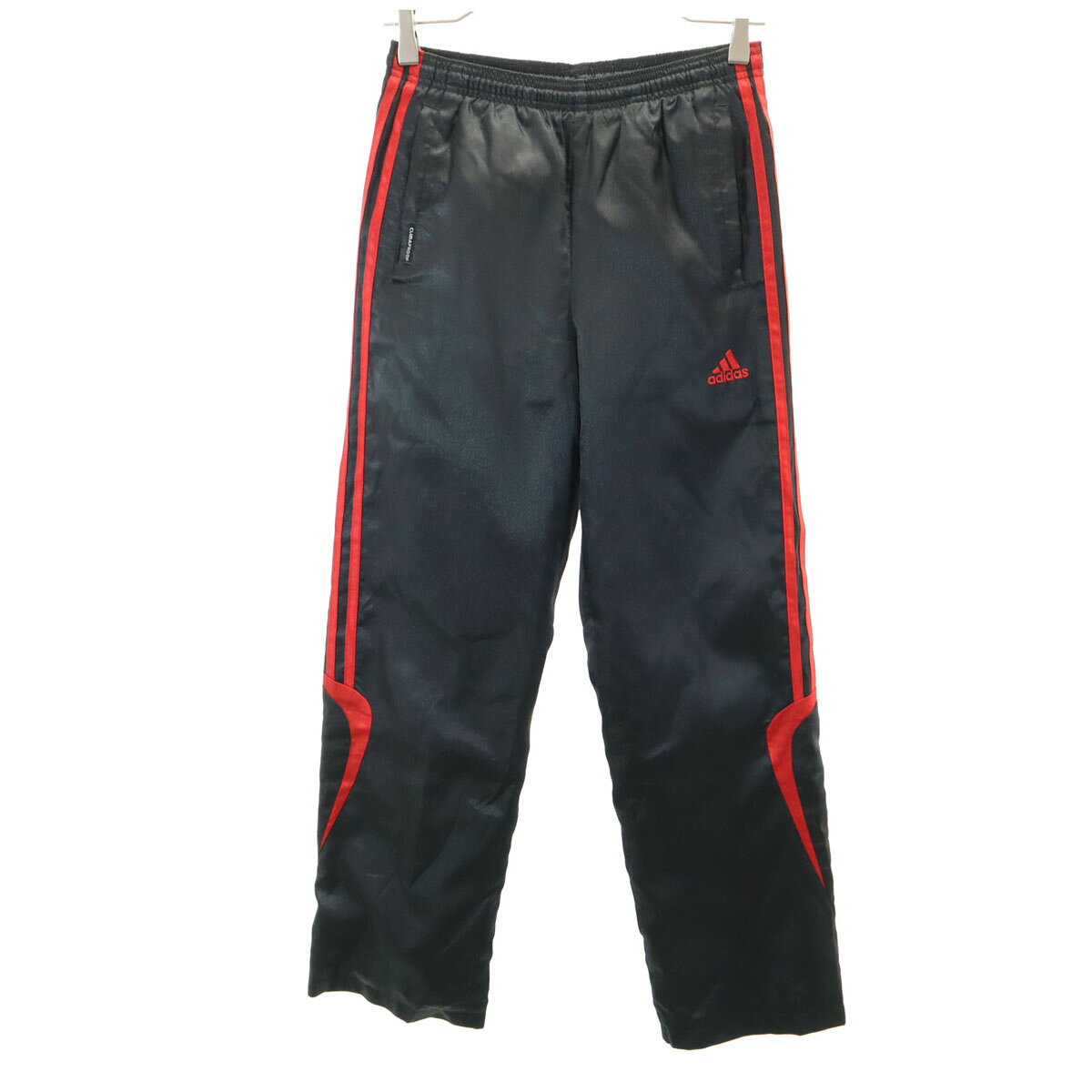 アディダス トラックパンツ 150 ブラック adidas キッズ 【詳細】左脚に伝線と両脚裾裏に毛羽立ちがあります。破れ等の目立ったダメージはございませんが、古着にご理解の上ご購入をお願い致します。 コンディションについて ブランドアディダス / adidas アイテムトラックパンツ サイズ表記150参考サイズ：キッズ150cmサイズ ウエスト約66cm股上約28cm股下約67cmもも周り約54cm裾周り約38cm 素材ポリエステル100% カラーブラック 商品番号spt-5935 サイズガイドはこちら ※サイズに関しまして実寸も参考にお願いいたします。(サイズ不明、男女どちらか不明、紳士服のサイズ表記など当店でもサイズがわからない商品がありますので実寸サイズのご確認をお願い致します。) ※男女兼用や男女不明な商品がありますがモールカテゴリでは男女どちらか選択をしなければなりませんのでご不明な点はお問い合わせお願い致します。 ※商品は写真のものがすべてとなります。 ※素材表記はなるべく写真にて収めていますが、欠損、不明な点があればお問い合わせください。 ※状態は当社独自の基準です。 ※測定値の若干の誤差はご了承ください。 ※「在庫有り」の表示であっても、必ずしも在庫を保証するものではありません。 掲載商品について、他モールとも在庫を共有しております。 完売の場合は、誠にご迷惑をお掛けいたしますが、ご注文をキャンセルさせていただく場合がございます。予めご了承ください。