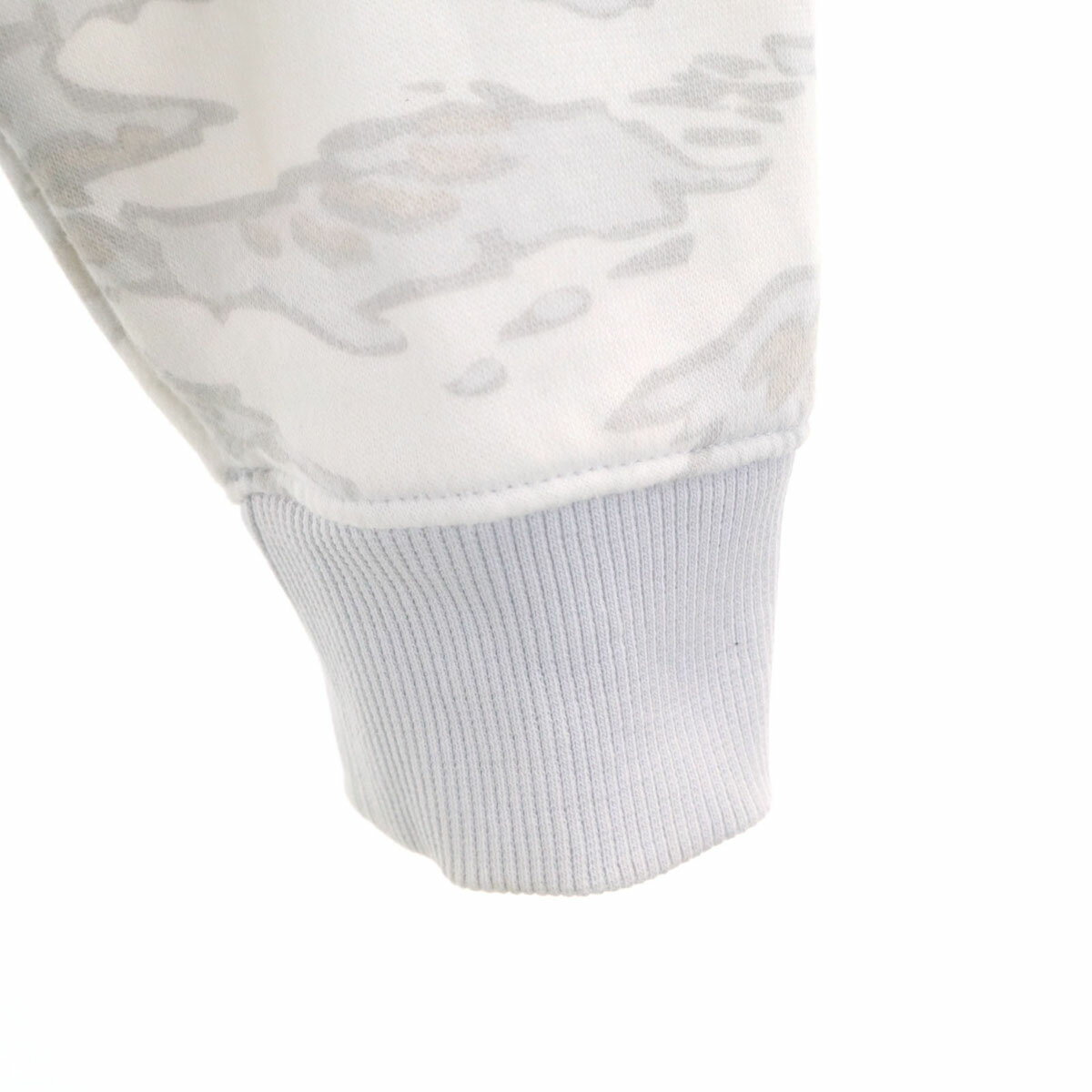 古着 UNDER ARMOUR アンダーアーマー カモフラ ロゴプリント 長袖 スウェットパーカー L ホワイト系 裏起毛 メンズ 【中古】