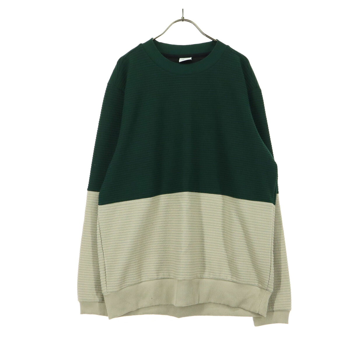 商品名 ZARA ザラ 長袖 セーター L グリーン ツートンカラー メンズ ブランド ZARA / ザラ 対象 メンズ コンディションランク ランク：B 状態/詳細コメント 毛玉の付着がございます。古着にご理解の上ご購入をお願い致します。 アイテム 長袖 セーター 表記サイズ L参考サイズ：メンズLサイズ（目安となりますので詳細は実寸を参考にしてください。） 着丈 約72cm 身幅 約58cm 肩幅 約50cm 袖丈 約63cm 素材 ポリエステル84％他※詳細は画像参照、もしくはお問い合わせお願い致します。 カラー グリーン 管理番号 oda-14111 　 送料・ご注意事項など 送料 ご購入の合計金額が3,980円以上で送料無料！ おまとめ買い 2点以上ご購入の場合は同梱させていただきます。 ※ネコポス便にて複数ご注文の場合は2点までは2通での配送、3点以上となる場合は佐川急便にて同梱配送いたします。 商品発送 原則、入金確認後、翌2営業日以内に発送します。 営業日13時までにご購入で当日発送させていただきます。 大型連休明けや混雑時は、お日にちをいただくことがございます。 お支払い方法 クレジットカード（VISA、MASTER、JCB、Diners、AMEX） 銀行振込Apple Payコンビニ決済（前払）郵便局ATM等（前払）後払い決済 ご注意事項 ■本商品は一点物となります。他サイト等でも販売している商品となり、多少のお時間差にて欠品になることもございます。ご了承お願いいたします。 ■当店では商品の状態を可能な限り詳細に記載するように心がけていますが使用された中古品の性質上、細かい汚れや傷、着用に伴う風合いを記載しきれない場合がございます。あらかじめご了承ください。 ■男女兼用や男女不明な商品がありますがモールカテゴリでは男女どちらか選択をしなければなりませんのでご不明な点はお問い合わせお願い致します。 ■商品の色に関しては出品者の主観で判断しております。言い回しがカタログや正規カラー名称とは異なる可能性があり、お使いのモニターやご利用環境によっても色味が異なる場合がございます。 ■採寸には細心の注意を払って行っておりますが多少の誤差が出る場合がございます。測定値の若干の誤差はご了承ください。 問い合わせ先 商品やお取引について何かご不明な点がございましたら、下記までご連絡をお願い致します。 ------------- 【店舗名】古着USED・専門百貨店BIG2nd 【お問い合わせフォーム】こちら 通常、2営業日以内にご連絡差し上げます。土日祝はお休みを頂いております。 取扱中古商品 古着USED・専門百貨店BIG2ndでは、取り扱っているすべてのお品物は顧客様からの買取・ブランド品専門の古物市場で弊社が正規品と判断したお品物になります。当店の経験豊富なバイヤーが仕入れ後の検品で再度商品一点一点の真贋を確認し、正規品と判断したお品物ののみを取り扱っております。ザラ 長袖 セーター L グリーン ZARA ツートンカラー メンズ 【詳細】毛玉の付着がございます。古着にご理解の上ご購入をお願い致します。 コンディションについて ブランドザラ / ZARA アイテムセーター サイズ表記L参考サイズ：メンズLサイズ 着丈約72cm身幅約58cm肩幅約50cm袖丈約63cm 素材ポリエステル84％他※詳細は画像参照、もしくはお問い合わせお願い致します。 カラーグリーン 商品番号oda-14111 サイズガイドはこちら ※サイズに関しまして実寸も参考にお願いいたします。(サイズ不明、男女どちらか不明、紳士服のサイズ表記など当店でもサイズがわからない商品がありますので実寸サイズのご確認をお願い致します。) ※男女兼用や男女不明な商品がありますがモールカテゴリでは男女どちらか選択をしなければなりませんのでご不明な点はお問い合わせお願い致します。 ※商品は写真のものがすべてとなります。 ※素材表記はなるべく写真にて収めていますが、欠損、不明な点があればお問い合わせください。 ※状態は当社独自の基準です。 ※測定値の若干の誤差はご了承ください。 ※「在庫有り」の表示であっても、必ずしも在庫を保証するものではありません。 掲載商品について、他モールとも在庫を共有しております。 完売の場合は、誠にご迷惑をお掛けいたしますが、ご注文をキャンセルさせていただく場合がございます。予めご了承ください。