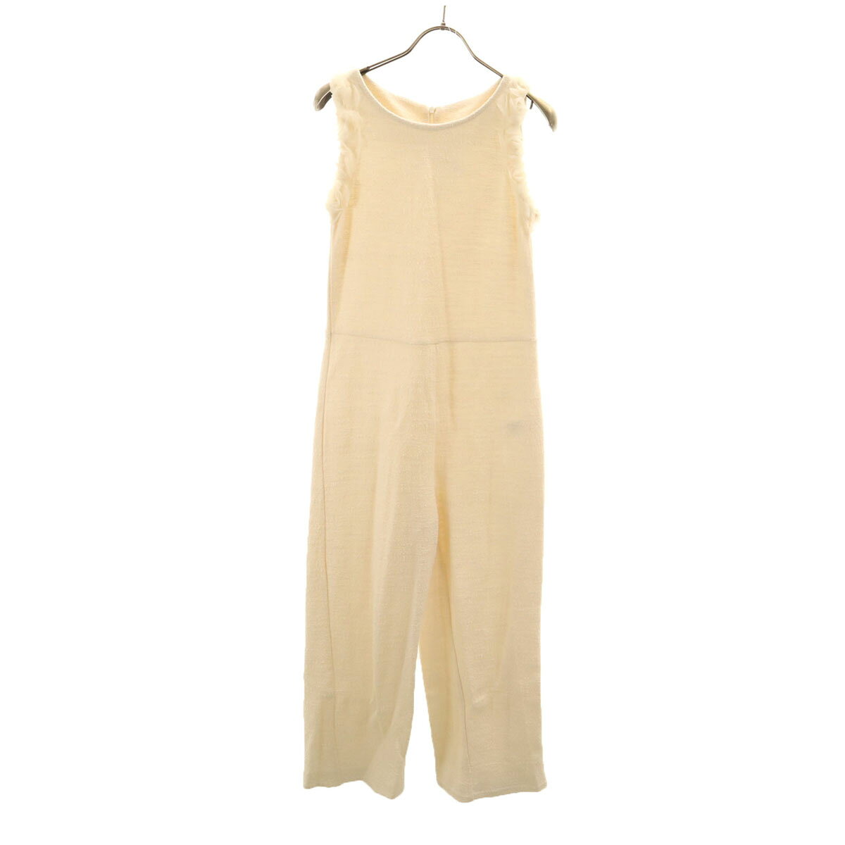 商品名 ZARA ザラ ツイード ノースリーブ オールインワン 164 ベージュ系 キッズ ブランド ZARA / ザラ 対象 キッズ コンディションランク ランク：B 状態/詳細コメント 全体的にスレあり。袖口に糸ホツレ、前使用者様により裾上げされています。ご理解の上ご購入をお願いします。 アイテム ノースリーブ オールインワン 表記サイズ 164参考サイズ：キッズ160cmサイズ（目安となりますので詳細は実寸を参考にしてください。） 着丈 約34cm 身幅 約36cm 肩幅 約31cm ウエスト 約72cm 股下 約60cm 素材 コットン100％ カラー ベージュ系 管理番号 tun-2300 　 送料・ご注意事項など 送料 ご購入の合計金額が3,980円以上で送料無料！ おまとめ買い 2点以上ご購入の場合は同梱させていただきます。 ※ネコポス便にて複数ご注文の場合は2点までは2通での配送、3点以上となる場合は佐川急便にて同梱配送いたします。 商品発送 原則、入金確認後、翌2営業日以内に発送します。 営業日13時までにご購入で当日発送させていただきます。 大型連休明けや混雑時は、お日にちをいただくことがございます。 お支払い方法 クレジットカード（VISA、MASTER、JCB、Diners、AMEX） 銀行振込Apple Payコンビニ決済（前払）郵便局ATM等（前払）後払い決済 ご注意事項 ■本商品は一点物となります。他サイト等でも販売している商品となり、多少のお時間差にて欠品になることもございます。ご了承お願いいたします。 ■当店では商品の状態を可能な限り詳細に記載するように心がけていますが使用された中古品の性質上、細かい汚れや傷、着用に伴う風合いを記載しきれない場合がございます。あらかじめご了承ください。 ■男女兼用や男女不明な商品がありますがモールカテゴリでは男女どちらか選択をしなければなりませんのでご不明な点はお問い合わせお願い致します。 ■商品の色に関しては出品者の主観で判断しております。言い回しがカタログや正規カラー名称とは異なる可能性があり、お使いのモニターやご利用環境によっても色味が異なる場合がございます。 ■採寸には細心の注意を払って行っておりますが多少の誤差が出る場合がございます。測定値の若干の誤差はご了承ください。 問い合わせ先 商品やお取引について何かご不明な点がございましたら、下記までご連絡をお願い致します。 ------------- 【店舗名】古着USED・専門百貨店BIG2nd 【お問い合わせフォーム】こちら 通常、2営業日以内にご連絡差し上げます。土日祝はお休みを頂いております。 取扱中古商品 古着USED・専門百貨店BIG2ndでは、取り扱っているすべてのお品物は顧客様からの買取・ブランド品専門の古物市場で弊社が正規品と判断したお品物になります。当店の経験豊富なバイヤーが仕入れ後の検品で再度商品一点一点の真贋を確認し、正規品と判断したお品物ののみを取り扱っております。ザラ ツイード ノースリーブ オールインワン 164 ベージュ系 ZARA キッズ 【詳細】全体的にスレあり。袖口に糸ホツレ、前使用者様により裾上げされています。ご理解の上ご購入をお願いします。 コンディションについて ブランドザラ / ZARA アイテムオールインワン サイズ表記164参考サイズ：キッズ160cmサイズ 着丈約34cm身幅約36cm肩幅約31cmウエスト約72cm股下約60cm 素材コットン100％ カラーベージュ系 商品番号tun-2300 サイズガイドはこちら ※サイズに関しまして実寸も参考にお願いいたします。(サイズ不明、男女どちらか不明、紳士服のサイズ表記など当店でもサイズがわからない商品がありますので実寸サイズのご確認をお願い致します。) ※男女兼用や男女不明な商品がありますがモールカテゴリでは男女どちらか選択をしなければなりませんのでご不明な点はお問い合わせお願い致します。 ※商品は写真のものがすべてとなります。 ※素材表記はなるべく写真にて収めていますが、欠損、不明な点があればお問い合わせください。 ※状態は当社独自の基準です。 ※測定値の若干の誤差はご了承ください。 ※「在庫有り」の表示であっても、必ずしも在庫を保証するものではありません。 掲載商品について、他モールとも在庫を共有しております。 完売の場合は、誠にご迷惑をお掛けいたしますが、ご注文をキャンセルさせていただく場合がございます。予めご了承ください。