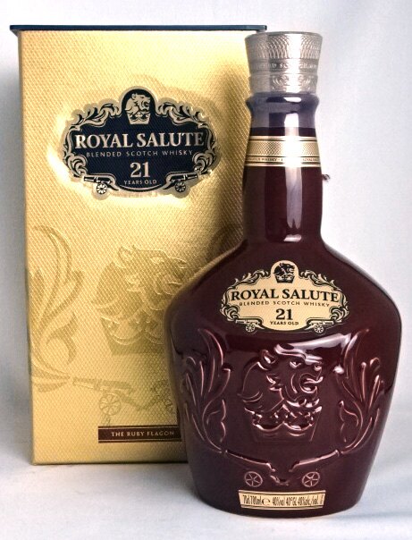 ロイヤルサルート 21年 レッド 700ml 40度 箱、巾着袋付き Royal Salute LXX スコッチウイスキー ■並行品