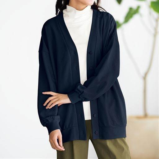 Rakuten - レディース カーディガン Vネック ボタン ミディアム丈 きれいめ シンプル 上品 おしゃれ かっこいい カジュアル 個性的 主役級 ラフ ルーズ 存在感 秋 冬 ベーシック ナチュラル キュート フェミニン 清楚 無地 送料無料