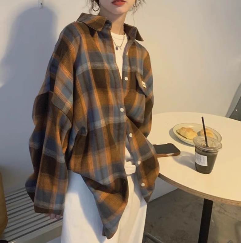 Rakuten - トップス シャツ レディース 秋 長袖 1枚で決まる カジュアル 送料無料 韓国 オルチャン 前開き ボリューム袖 襟付き ボタン 大人可愛い おしゃれ かっこいい ボーイッシュ レトロ こなれ感 ラフ ルーズ 個性的 抜け感 チェック トップス お出かけ 休日 普段使い レイヤード