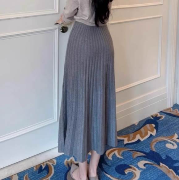 レディース スカート プリーツ タック タックプリーツ レース 刺繍 チュール シフォン フリル リボン ベルト ウエストリボン バックリボン スリット サイドボタン サイドジップ バックスリット バックコンシャス もこもこ ふわふわ ふっくら 卒業式 オフィス ビジネス