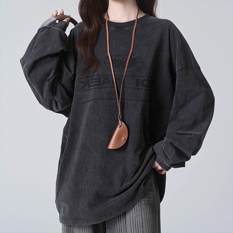 乐天商城 - トップス カットソー Tシャツ 長袖 クルーネックプルオーバー ミディアム丈 かわいい 大人可愛い きれいめ シンプル 上品 レトロ おしゃれ かっこいい カジュアル こなれ感 個性的 主役級 存在感 抜け感 春 秋 ベーシック ナチュラル クール メンズライク ロゴ入り