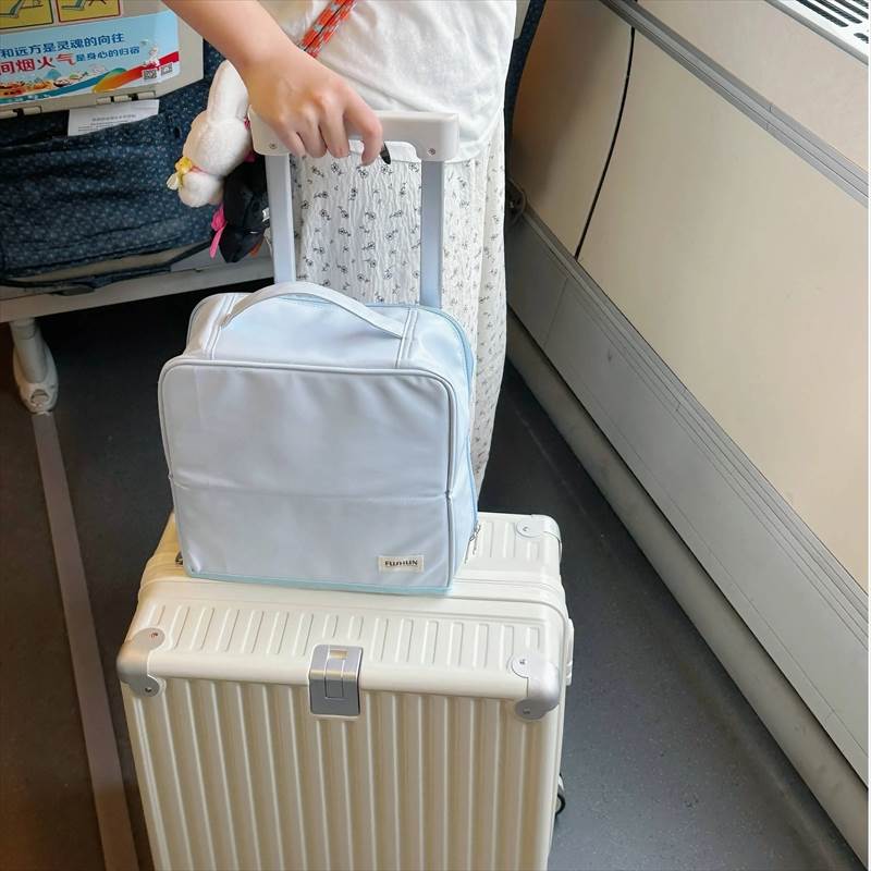 Rakuten - バッグ メイクバッグ ハンドバッグ ラウンドファスナー 大容量 仕切り 内ポケット メッシュ 防水 便利 軽量 四角 スクエア かわいい 大人可愛い きれいめ シンプル 上品 おしゃれ かっこいい カジュアル こなれ感 個性的 主役級 存在感 抜け感 オールシーズン