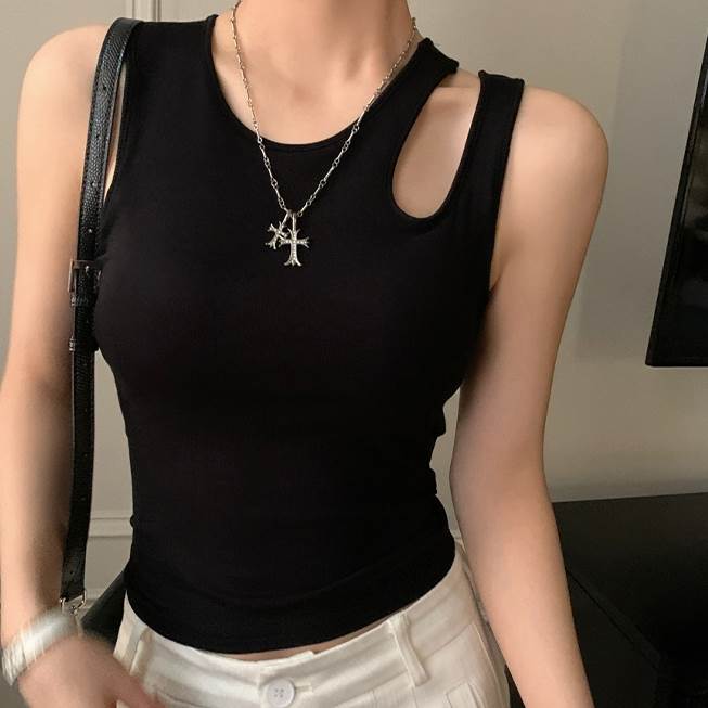 トップス タンクトップ ラウンドネック プルオーバー ミディアム丈 タイト インナー 可愛い かわいい 大人可愛い きれいめ シンプル 上品 レトロ おしゃれ かっこいい カジュアル こなれ感 個性的 主役級 存在感 抜け感 オールシーズン ベーシック ナチュラル クール