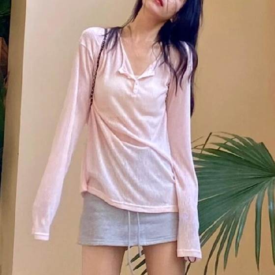 Rakuten - トップス カットソー Tシャツ 長袖 ラウンドネック ハーフボタン プルオーバー ミディアム丈 可愛い かわいい 大人可愛い きれいめ シンプル 上品 レトロ おしゃれ かっこいい カジュアル こなれ感 個性的 主役級 存在感 抜け感 ベーシック ナチュラル クール 無地