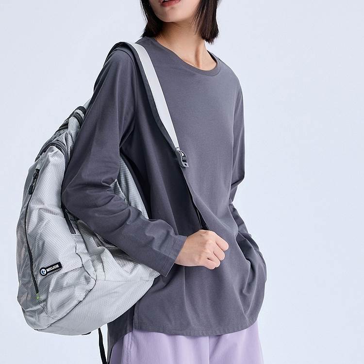 Rakuten - トップス カットソー Tシャツ 長袖 ラウンドネック プルオーバー ミディアム丈 サイドスリット 可愛い かわいい 大人可愛い きれいめ シンプル 上品 レトロ おしゃれ かっこいい カジュアル こなれ感 個性的 主役級 存在感 抜け感 春 秋 ベーシック ナチュラル
