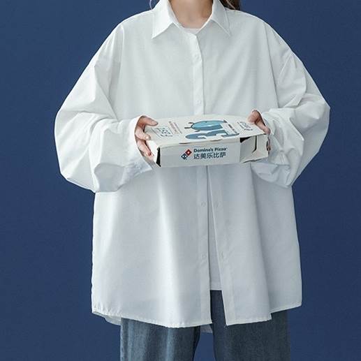Rakuten - トップス シャツ 長袖 襟付き 前開き ボタン ミディアム丈 かわいい 可愛い 大人可愛い きれいめ シンプル 上品 レトロ おしゃれ かっこいい カジュアル こなれ感 ルーズ 個性的 主役級 存在感 抜け感 春 夏 秋 ベーシック ナチュラル メンズライク 無地 女性用