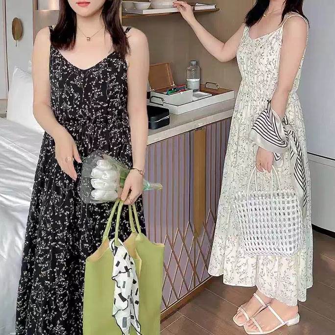 Rakuten - レディース ワンピース フレア ロング 袖なし 萌袖 Vネック セミフレア かわいい 大人可愛い きれいめ シンプル 上品 おしゃれ レトロ こなれ感 ガーリー 都会的 クラシカル ロマンティック 花柄 夏 デート お出かけ イベント 旅行 海 レストラン 公園 女子会 休日