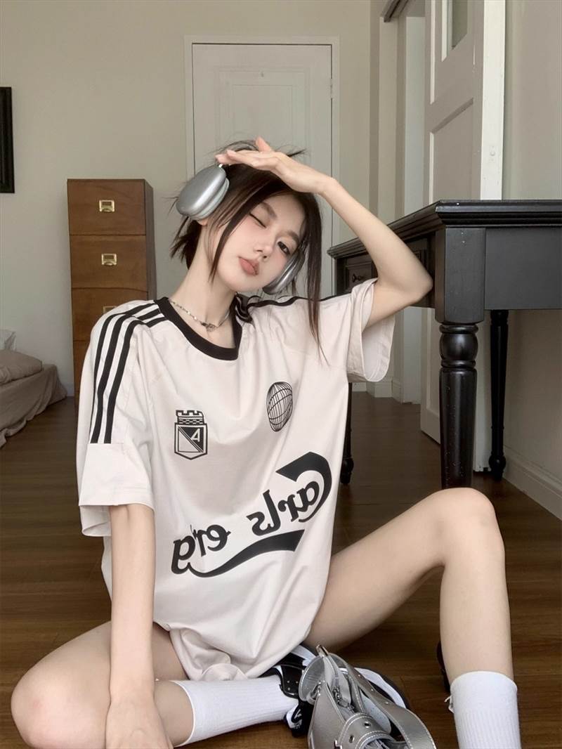 Rakuten - レディース トップス Tシャツ ミモレ 半袖 Uネック ワイド ストレート オーバーサイズ ラップ ストリート 異国風 ヴィンテージ アメカジ 薄手 カジュアル おしゃれ かっこいい こなれ感 ラフ メンズライク スポーティー ガーリー 個性的 主役級 カレッジ風 学生風