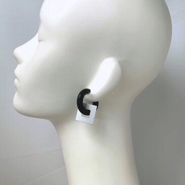 acrylic【GUM ブラック ＋ スクエア小 アルミ シルバー】(GUM Earring + Aluminium Parts SET) アクリリック パーツ セット 坂雅子 masako ban ノンホールピアス 大ぶり 黒 ゴム ゴムイヤリング イヤーカフ【メール便可】【ラッピング無料】