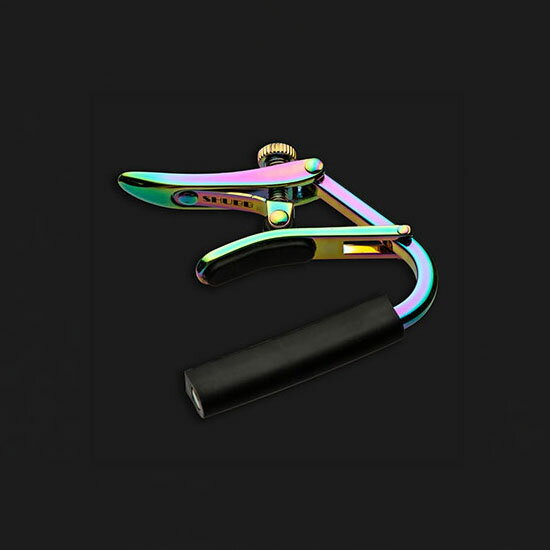 SHUBB Capo "Official Distributor model in Japan" Paua Pearl C1p/B Black Sleeve Steel String Guitar 神秘的な光沢を放つ真珠のような輝きをもつ”Paua Pearl”シリーズが日本国内正規代理店モデルとして登場！SHUBBの持つ確かな技術と今までにない輝きをプラスでプレイヤーにお届けいたします！ ■Paua Pearl Black Sleeve ■アコースティックギターなどの指板が緩やかな湾曲（アール）の有るギター向け。 ＜SHUBB C1について＞ SHUBB C1は、サウンドとチューニングの安定性に定評のある定番カポタスト。SHUBB独自のレバーデザインにより、調整スクリューでネックに合わせたワンタッチ装着が可能。ローラーパーツがスムーズな動作を実現し、指先のような自然な圧力で弦を押さえることができます。プロからアマチュアまで、演奏者の信頼を集めるシャブカポの定番モデルです。