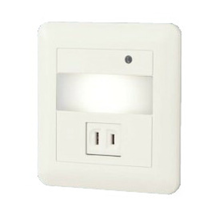 パナソニック LEDフットライト 明るさセンサー付 コンセント付 LBJ70078