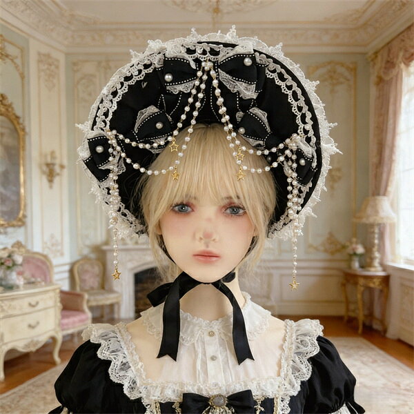 商品情報サイズ（cm）・サイズ：40*15cm重さ：165g【商品について】商品について：◆サイズ表記は目安です。若干の誤差(約1〜3cm前後)がある場合がございます。◆製造中（縫製、染色など）により商品において色味や柄、サイズに若干の誤差や、生地を織る際に糸の継ぎ目や多少のほつれ等が生じる場合がございますが、品質上の問題ではございませんのでご了承の上お買い求めくださいませ。◆手作り商品でございますから、画像と若干異なる場合も御座います。◆モデルに使用している小物、アクセサリ等はセット内容に含まれません。◆発送上の状態によって商品がシワになる場合がございます。予めご了承くださいませ。発送について：◆即納商品以外で、メーカーから取り寄せを致しますので、7日間前後お時間を頂いております。◆在庫確認、配送状況、休日を間にする事により、予定より遅くなる可能性がございます。◆当店ではラッピングのサービスを行っておりません、ご了承くださいませ。メールについて：●メール返信とご注文対応は、平日10：00〜18：00頃に対応しております。●携帯メールでの登録は迷惑メールによりメールが届かない場合がございます。返品について：●返品ご希望の際は商品到着から3日以内に必ず当店までご連絡をお願いいたします。●ご連絡がない場合の返品はご遠慮ください。●ご連絡を頂けましたらスムーズに対応できますので、ご協力いただけますようお願い申し上げます。●お客様都合の返品返金について、返品送料はお客様負担なります。返金金額は商品単価の85％になります。【返品交換・包装について】初期不良品以外の返品、交換は、お断りしております。「イメージと違う」「サイズ合わない」「臭いが気になる」等のご理由での返品、交換は一切受け付けておりません。出来るだけ低価格で商品を提供できるように、一部の商品は包装を簡略化しております。追加送料について：●沖縄（全域）、北海道（全域）、鹿児島（全域）は追加送料がかかる場合があります。その場合には改めてご連絡差し上げますので、ご了承の程よろしくお願いいたします。●●●※当店では明細書・領収書は商品と同封しておりません。※必要な際はご注文時の確認画面の備考欄にて記載の上ご注文をお願いいたします。※(領収書の宛名など必要事項を合わせてご記入しご連絡ください。) ※予めご了承くださいませ 。2020年4月から領収書は用紙ではなく電子版PDFに変更いたしました。ご了承をお願いいたします。当店では複数店舗での在庫共有をしており、システムで在庫の調整を行っておりますが、ご注文が集中した場合、在庫にズレが生じることがございます。在庫数の更新が間に合わずご注文頂きました商品が欠品となり、後ほどご連絡させていただく場合もございます。ご回答いただけない場合、商品のお届けの遅延や、注文がキャンセルとなる場合がございます。ハロウィンハット ヘッドドレス レース リボン 髪飾り カチューシャ ヘアアクセサリー レディース ロリータ 甘ロリ コスプレ ミニハット ヘアクリップ 可愛い ハロウィン 仮装 イベント 撮影 ヘッドドレス レース リボン 髪飾り カチューシャ ヘアアクセサリー ロリータ 甘ロリ コスプレ ミニハット ハロウィン 可愛らしさを詰め込んだ華やかなヘッドドレス いつものヘアスタイルにプラスするだけで、顔まわりを華やかに演出します。ミニハット風のデザインや大きめリボンがコーディネートのアクセントに。特別な日のスタイルはもちろん、写真映えするヘアアレンジにもぴったりです。普段のコーディネートにはもちろん、ハロウィンやイベント、撮影などにも活躍するヘッドドレス。 【在庫がある場合】5-8日営業日以内に発送します。1