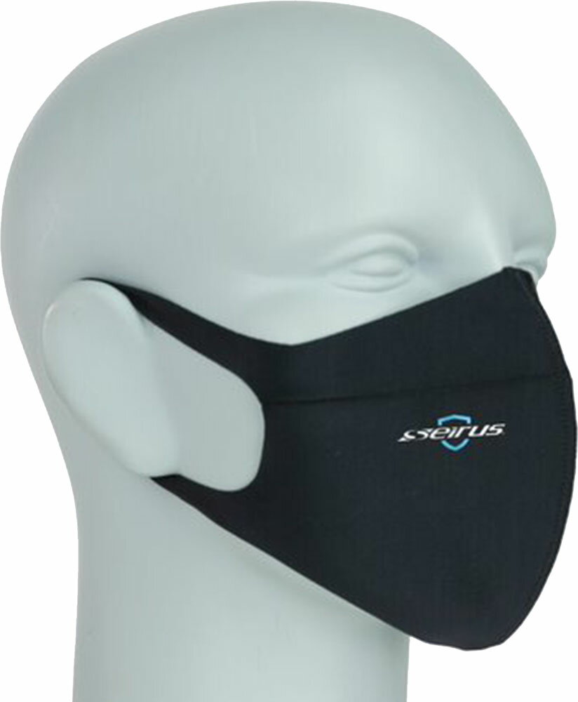 Evo－Arc マスクは、内側と外側に HEIQ ファブリクスを使用した二層構造の薄手の生地を使用しています。立体的で顔にフィットする作りは、鼻と口部分に呼吸しやすい空間を作ることで息苦しさを感じにくく快適性が向上しています。ソフトな耳のループ部分は一日中使用しても擦れずに快適。