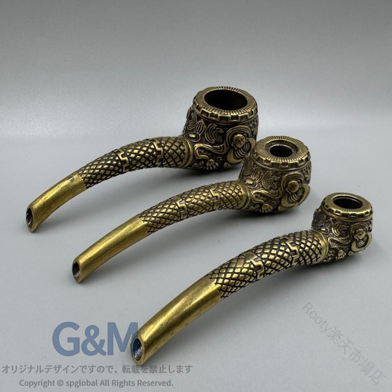 【】 .キセル煙管は銅製大型のレトロな喫煙パイプ。真鍮素材で耐久性が高く、タバコやドライ用に適した和風アンティーク。おじいちゃんへのギフトや趣味のリラクゼーションにおすすめ。ヴィンテージ感あふれるデザインで休日のひとときを豊かに演出。手作り感があり、煙草用品として人気の高いアイテムです。。 指定された配送時間は承っておりません。【Rooty楽天市場店】