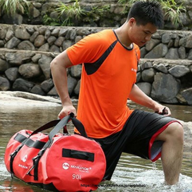 商品情報商品説明◆豪雨、集中豪雨、雪でも中身が濡れない、防水リュックサックが登場！丈夫で軽量、耐水性に優れたPVCを素材に使用し、さらにロールトップで防水性能をアップ！◆サイクリングやツーリングはもちろん、キャンプや登山などのアウトドア◆大型防水バックです。ショルダーベルト付きで持ち運びラクラクの大容量。◆縫い目なく圧着するウェルダー加工採用。防水性と密封性に非常に優れたドライチューブ ドライバッグです。マリンスポーツを行う際に、持っていたいアイテムの一つです。◆海水浴?釣り?ダイビング?カヤックなどの夏のアウトドア/マリンスポーツに最適。程よい厚みと柔らかさを兼ね備えた大型防水バッグです。◆海、川、山などアウトドア全般から災害時など多岐に渡って活躍します。サイズ60L:40*28*8CM 約1.4KG 直径35*幅60CM 【原産国／製造国: 中国】 .ボストンバッグは高校生の修学旅行やアウトドアに最適な大容量60L 30Lタイプで、耐久性2倍の防水バッグです。ダッフルバッグやドラムバッグ、スポーツバッグとしても使え、旅行バッグやトラベルバッグ、キャンプバッグとして多用途に活躍します。軽量で収納力抜群、男女兼用の便利な大型バッグ。修学旅行 バッグ 大容量 バッグ 防水 バッグ 耐久性 バッグ スポーツ バッグ ダッフル バッグ ドラム バッグ 旅行 バッグ トラベル バッグ キャンプ バッグ 収納 バッグ 便利 バッグ 軽量 バッグ 男性 女性 旅行かばん 高校生 アウトドア セール 人気 ランキング おすすめ。 指定された配送時間は承っておりません