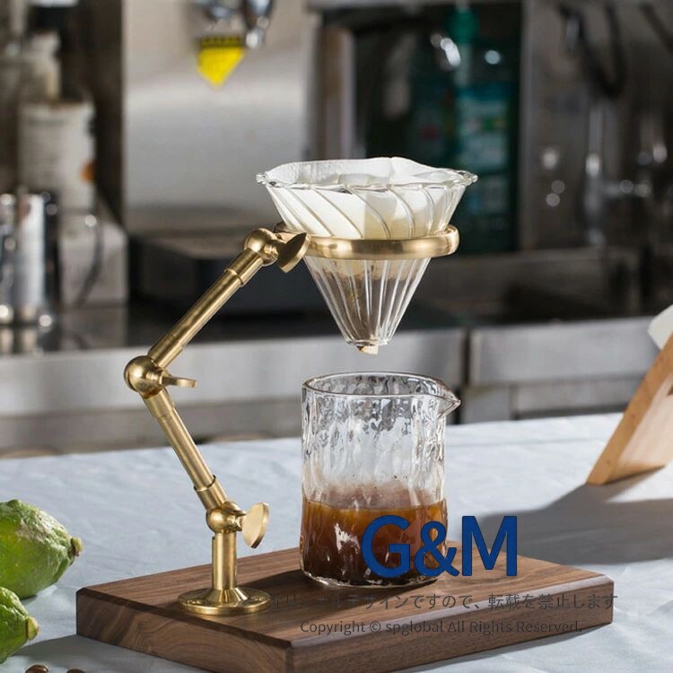 【商品特徴】 ● 丁寧な手仕事とゆったりとしたコーヒーの時間を尊ぶ人へ。 高さ調整可能で1人用のコップからピッチャーまで様々な容器に合わせて使用できます。 クラシカルなデザインのためいつものコーヒータイムをより上質な時間にしてくれそうです。 細部にまでこだわり個性をもたせたデザインは、 ささやかなコーヒーシーンを一気に特別なものに彩ります。 ガラス製の従来のステンレス鋼製にある金気臭さが無く、 錆びなく臭いも付きにくく長持ちでき、 無害、無毒、耐久性に優れています。 珈琲本来の味を引き出して、 健康生活に応援ができます。 また、コーヒーの色合いを目で楽しみながら、 濃淡を自分の好みに合わせてコーヒータイムを楽しめます。 【商品情報】 品番iw-wrj250127 ブランドIwaiLoft 素材銅製 カラー茶色の台座 黒い台座 サイズ縦：210mm &nbsp;&nbsp;横：150mm &nbsp;&nbsp;高さ：310mm ※ モニターの発色具合によって、色が実際のものと相違する場合がございます。