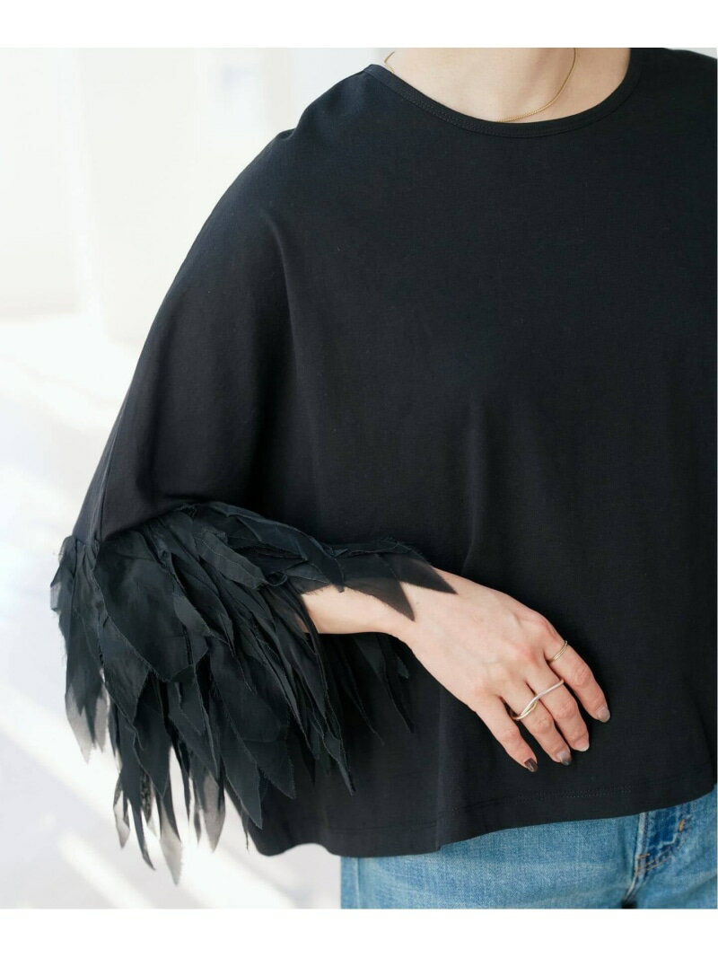 Rakuten - AAYUSHI / アユーシ フェザーフリルカットソー Spick & Span スピックアンドスパン トップス カットソー・Tシャツ ホワイト ブラック【送料無料】[Rakuten Fashion]