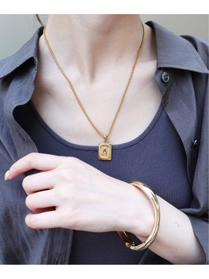 PETIT MOMENTS/プティモーメント Intial Rectangle Pendant Necklace NOBLE ノーブル アクセサリー・腕時計 ネックレス ゴールド